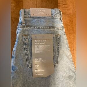 BNWT Everlane 90’s Cheeky Jeans- 25 crop